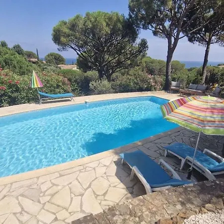 In Maxime With Swimming Pool Villa *
