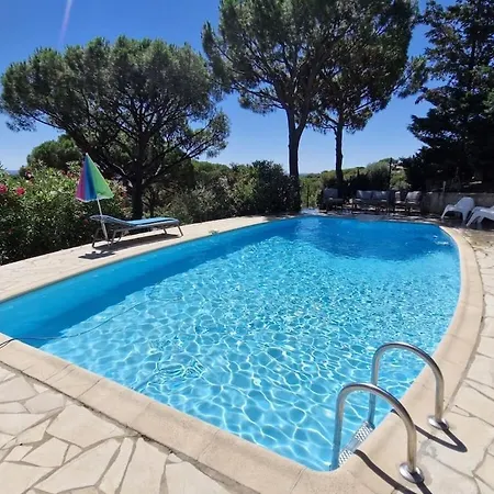 In Sainte Maxime With Swimming Pool 别墅