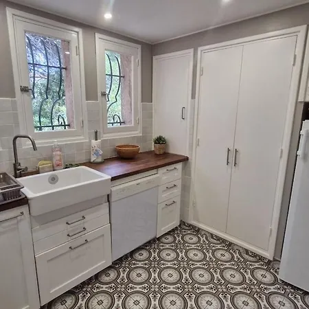 Villa In Sainte Maxime With Swimming Pool La Garonnette-Plage